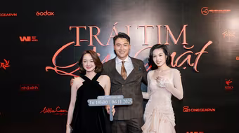 Dàn sao “Tử chiến trên không” hội ngộ tại thảm đỏ ra mắt phim “Trái tim què quặt”