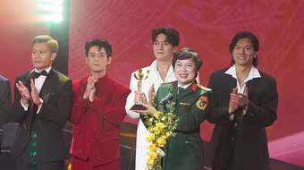 “Mưa đỏ” nhận “mưa” giải thưởng tại Liên hoan Phim Việt Nam lần thứ 24