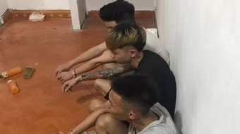 Ba 'trẻ trâu' sử dụng ma túy tại thị trấn Hồi Xuân