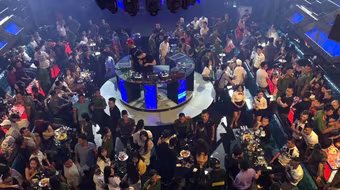 Bắt quả tang 48 nam nữ 'bay lắc' trong quán bar