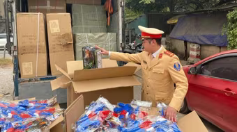 Phát hiện xe tải chở số lượng lớn đồ chơi trẻ em nhập lậu