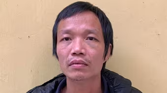 Bắt đối tượng chuyên rình, mò móc túi ở chợ Long Biên