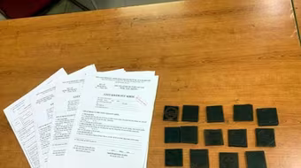 Lộ sáng đường dây chuyên làm giấy tờ giả