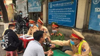 Công an Hà Nội phạt hành chính gần 1 tỷ đồng các trường hợp vi phạm nồng độ cồn