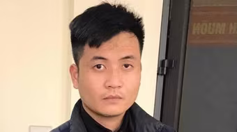 Bắt quả tang đối tượng mang ma túy đi bán giữa trưa