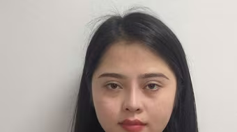 Cô gái trẻ 'xách' ma túy đi giao cho khách thì bị bắt giữ