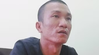 Mang xăng đến đốt nhà người yêu cũ vì níu giữ tình cảm bất thành