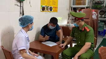 Công an quận Thanh Xuân phạt hơn 80 trường hợp vi phạm các quy định về phòng chống dịch Covid-19