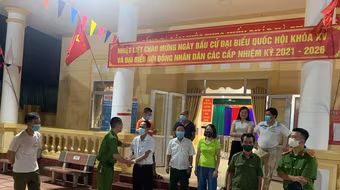 Tuần tra đêm khép kín địa bàn cửa ngõ Thủ đô đảm bảo an ninh trật tự trước ngày bầu cử 