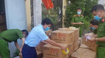Hà Nội: Phát hiện điểm tập kết có 11.579 sản phẩm hóa mỹ phẩm không rõ nguồn gốc