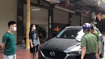 Hai thanh niên bị xử phạt vì... đi mua chim 