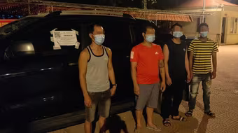 Ô tô tải chở 4 người định "thông" chốt phòng chống dịch vào Hà Nội