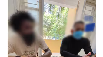 Hai người nước ngoài vi phạm phòng dịch bị xử phạt và đưa đi cách ly tập trung