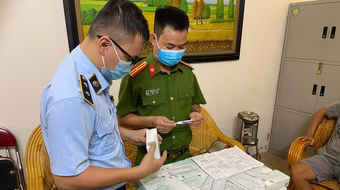[Clip] Hà Nội: Tạm giữ gần 800 que test Covid - 19 không hóa đơn chứng từ