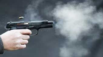 Phát súng giải quyết mâu thuẫn giữa đêm tối