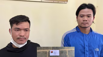 Bị nhắc nhở vì đi xe "đánh võng", hai đối tượng nã đạn hoa cải vào người dân