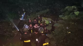 Khởi tố đối tượng dùng súng chống trả lực lượng Công an