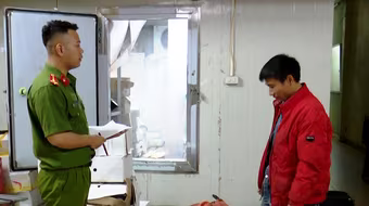 Đột kích kho lạnh chứa gần 6,5 tấn thực phẩm không có hóa đơn, nguồn gốc