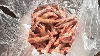 Phát hiện 700 kg chân gà, thịt bò, má lợn không rõ nguồn gốc xuất xứ