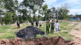 Cận cảnh vụ bóc gỡ đường dây chuyên đổ, chôn, lấp chất thải công nghiệp gây nguy hại môi trường