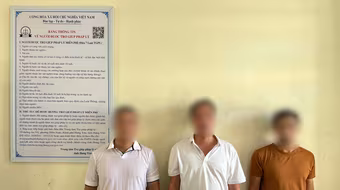 Bắt 3 đối tượng tổ chức đánh bạc dưới hình thức mua bán số lô, đề