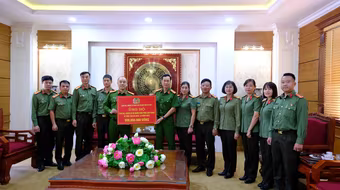 Công an Hà Nội ủng hộ nhân dân và đồng đội tỉnh Cao Bằng khắc phục hậu quả sau bão