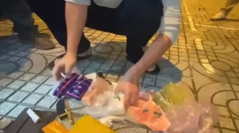 Điều tra vụ mua bán trái phép ma túy tại đường Giáp Bát