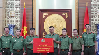 Tiếp nối hành trình nghĩa tình của Công an Thủ đô đến với thành phố Huế và tỉnh Quảng Trị