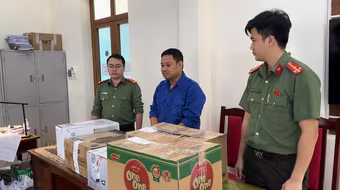 Khởi tố 4 đối tượng làm giả chứng chỉ nghề bán qua mạng