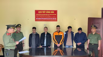 Bắt tạm giam 5 đối tượng truyền bá văn hóa phẩm đồi trụy