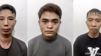 Khởi tố chủ và 2 nhân viên quán karaoke về hành vi "Chứa mại dâm"