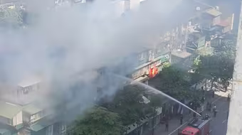 Nhanh chóng dập tắt vụ hỏa hoạn ở phố Phạm Ngọc Thạch