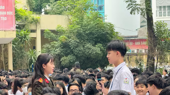 Giáo dục pháp luật cho hơn 800 học sinh Trường THPT Lê Quý Đôn