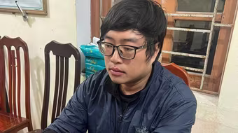 Mời mua bảo hiểm xe ô tô... rồi chiếm đoạt