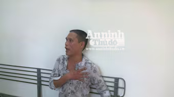 Mất kiểm soát vì "ngáo" đá, đập phá quán trà và đánh vợ tím mặt