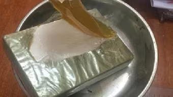 Giấu heroin trong bao gạo cũng không qua được mắt của Cảnh sát giao thông