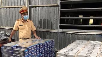 Cảnh sát giao thông thu giữ 10 nghìn bao thuốc lá lậu