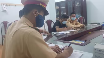 Phạt nghiêm lái xe đi ngược chiều trên cao tốc