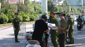 Kiểm soát chặt người đi đường để mở rộng “vùng xanh”, an toàn “vùng đỏ”