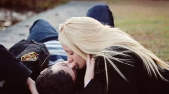 Cho nụ hôn nồng nàn đầy đam mê