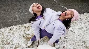 Cuộc sống diệu kỳ của cặp bé gái chung thân