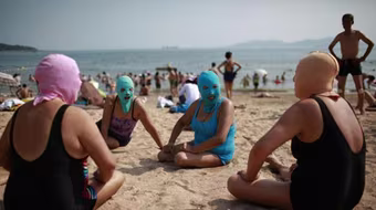 "Phong cách" mới cho thời trang đi biển 