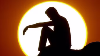 Loạn luân con cưỡng hiếp mẹ đẻ