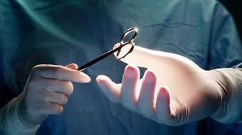 Mổ ruột thừa... bị bỏ quên kẹp trong bụng