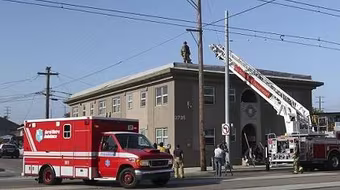 Trượt chân ngã nhào ra khỏi cửa sổ khi đang tắm