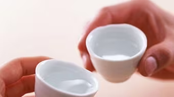 Rượu chè làm tăng suy giảm nhận thức khi về già