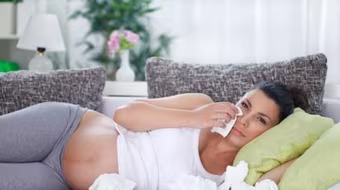 Thai phụ lo âu, dễ sinh con quấy khóc