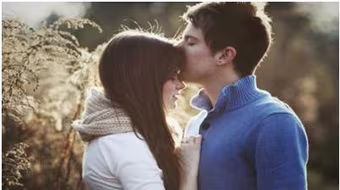 "San bằng" hố sâu ngăn cách giữa hai người