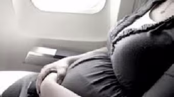 Bà bầu có nên đi máy bay?