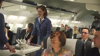 Vẫn khỏe mạnh sau chuyến bay đêm dài 